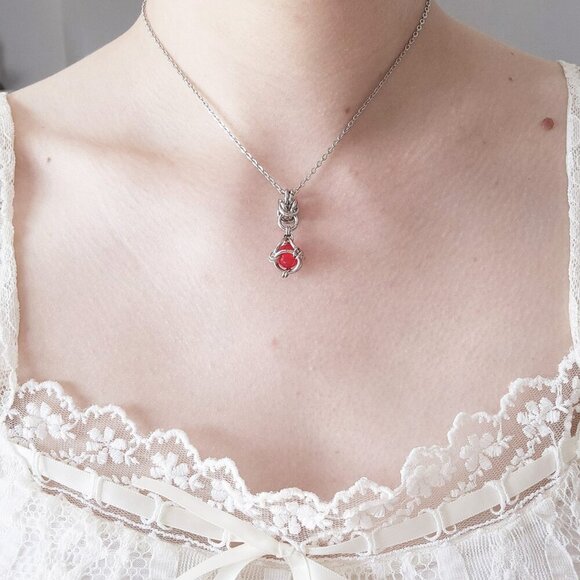 Gothic Victorian Vampire red caged pearl necklace with a small silver chain - Picture 7 of 7